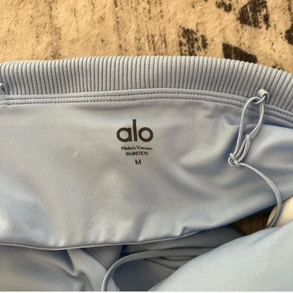 LIKE NEW🩵ALO YOGA🩵KNIT SET - Picture 6 of 6